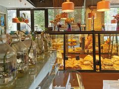 面包甜点陈列柜-Dough&Joe团憩(瑞虹天地月亮湾店)