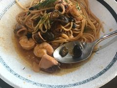 意大利面伴虾鱿鱼番茄橄榄-FISH&POTATO Cō(地中海美食 万象城店)