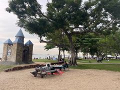 -东海岸人工湖美食村