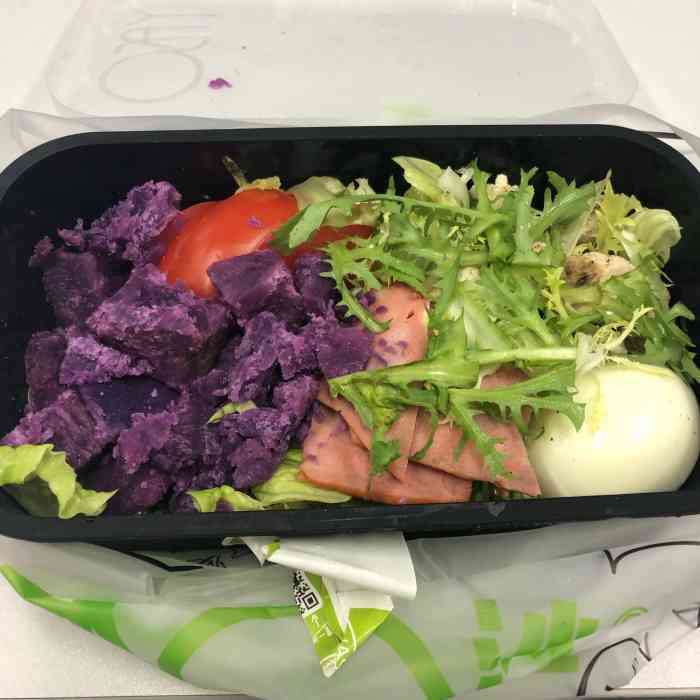 yaso沙拉(农讲所店)-"这家的沙拉性价比真心一般,打了折还40块.