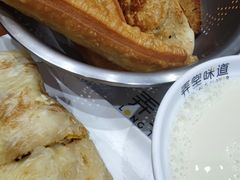 油条-弄堂咪道-饭香·面香·馄饨香(兴梅店)