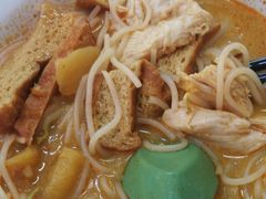 -亚王咖喱鸡米粉面