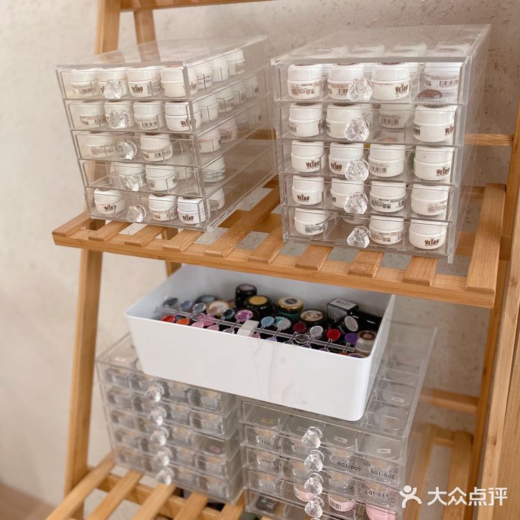 常见的卸甲水味道有很刺激闻了头疼，美甲体验感下降