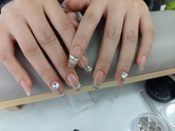 -瞧·享轻奢美甲美睫