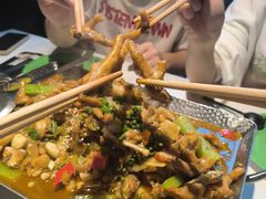 -蛙舍·炭烧牛蛙(东百中心店)