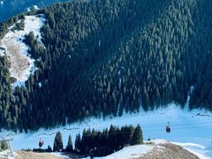 -丝绸之路山地度假区滑雪场