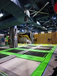 -反弹蹦床公园·亲子乐园·团建·派对(尚品奥莱店)