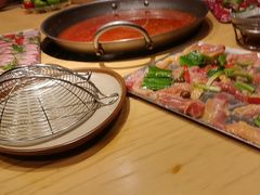 -野山舂·贵州现舂酸汤火锅(鸿通城店)