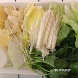 鹭顶火锅自助餐17元素菜随便吃