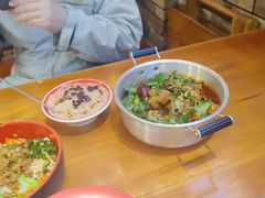 -爆炸头阿姨小四川正宗川味小吃(无任何分店)