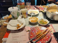 -尚尚仙·酸汤猪手·猪肚鸡火锅(华联万柳购物中心店)