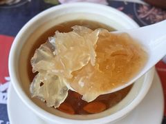 银耳莲子羹-青岛中心假日酒店·蓝天行政酒廊