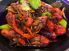 十三香小龙虾-金陵暴走小龙虾·迷踪蟹(凯德MALL店)