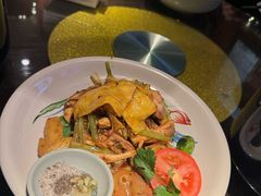 -大头虾越式风味餐厅(光明广场店)