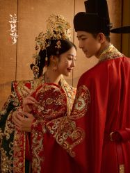 -雪中彩影婚纱摄影·微光艺术中心