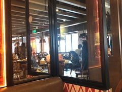 靠窗位-江边城外烤全鱼(方庄时代购物中心店)