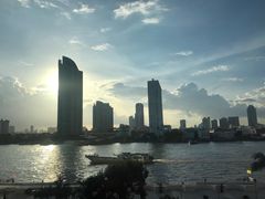 -曼谷湄南河畔华美达广场酒店