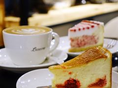 -LEO CAFE