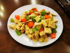 芹菜腐竹花生-半亩园(奥特莱斯店)