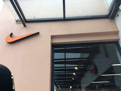 -NIKE上海青浦换季优惠店