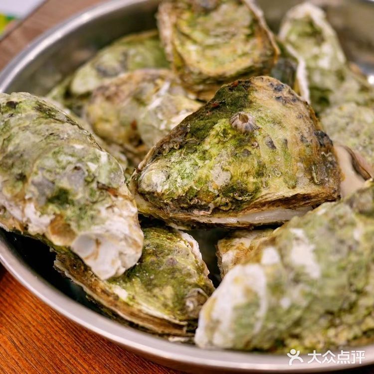 码头土鸡村:新鲜土鸡与生蚝的美味体验