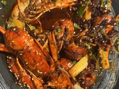 -肥肥虾庄·金牌油焖大虾(汉口城市广场店)