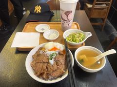 -熊吞·大碗丼烧肉饭(济宁万达广场店)