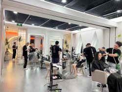 -艾美A·M Hair Salon