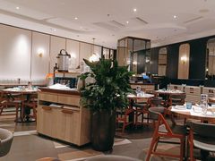 -港丽餐厅(正大店)