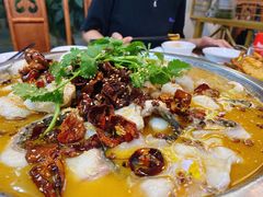 -何哥鲜鱼餐厅(龙湖花园店)