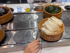 -龍歌自助小火锅(芝罘万达店)