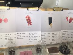 -UNI UNI(环亚凯瑟琳店)