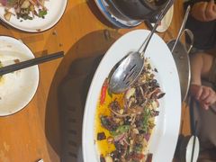 -老滇山寨•云南特色菜•地方菜•民族风情歌舞表演(金碧店)