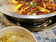 -肖肖酸萝卜鱼火锅(总店)