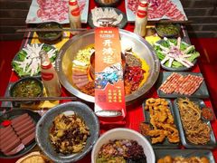 特色鲜香菌汤鸳鸯锅-谭鸭血老火锅(龙湖宝山天街店)