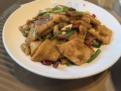 -东口码头·烧鸽子·鱼头泡饼·地方菜(金鹰悦城店)
