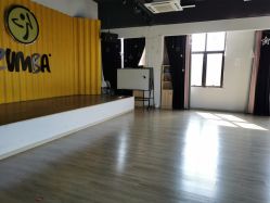 -静待花开瑜伽尊巴会馆