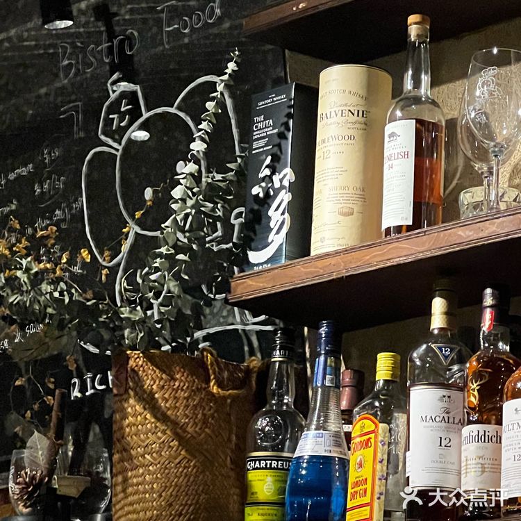 三位小姐姐和一位泰国厨师的Thai bistro可爱又可口