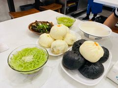 -李与白包子铺(桐梓林店)