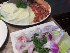 -海底捞火锅鲜切牛肉主题店(长寿路店)