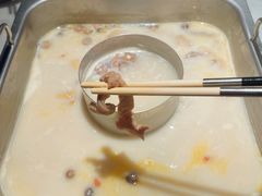 -尚尚仙·酸汤猪手·猪肚鸡火锅(华联万柳购物中心店)