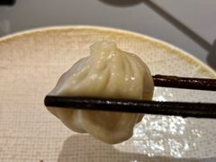 松毛小汤包-桂满陇·蟹黄小笼汤包(中山公园店)