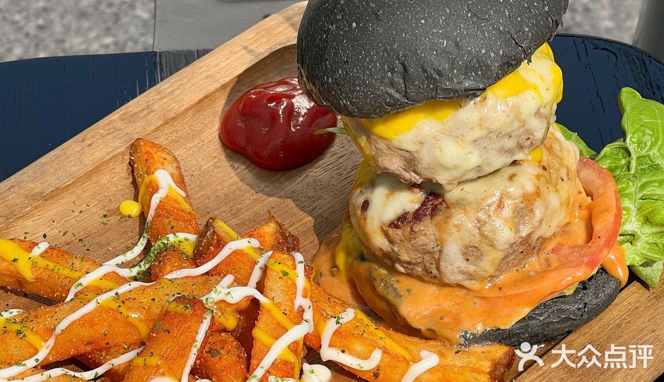 苏州有口福了‼️首家美式黑汉堡🍔超厚牛肉饼还会爆汁