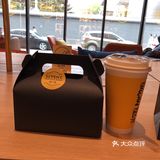 奶茶☕️➕甜品🍮=悠闲的下午