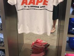 -AAPE BY A BATHING APE(时代广场店)