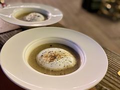 黑松露奶油蘑菇汤-Golden Lily河内巴黎法越料理餐厅(建国西路店)