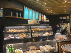 面包甜点陈列柜-星巴克(浦东机场T2到达店)