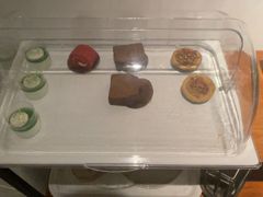 -浅深(世茂滨江精品店)