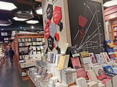 -西西弗书店&矢量咖啡(壹方购物中心店)
