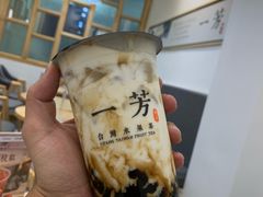 黑糖粉圆鲜奶-一芳陈家台湾水果茶(荔枝沟店)